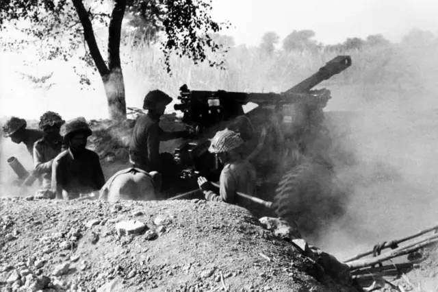 Indian army soldiers fire on Pakistani position. Photo: December 1971