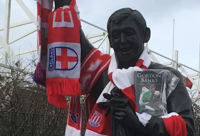 Gordon Banks statue