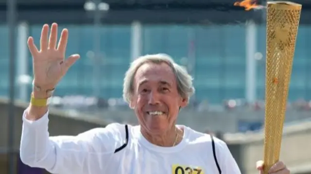 Gordon Banks carrying the Olympic Torch in 2012