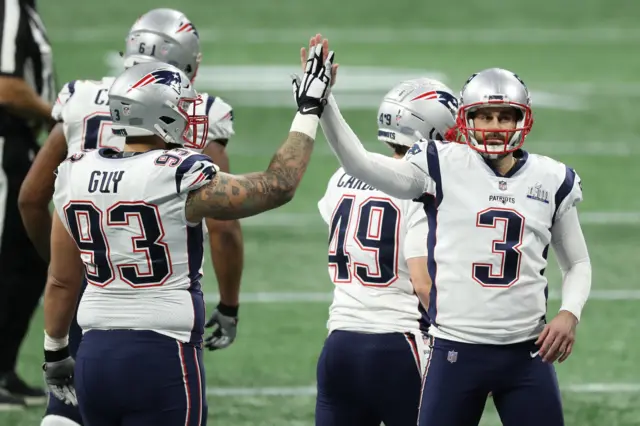 New England celebrate their field goal