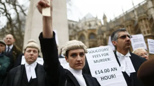 Barristers protest legal aid cuts