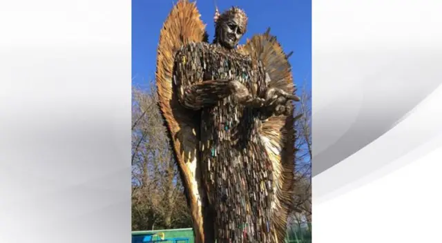 KNIFE ANGEL