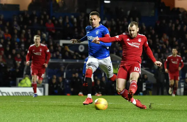 Niall McGinn scores