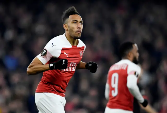 Pierre-Emerick Aubameyang celebrates