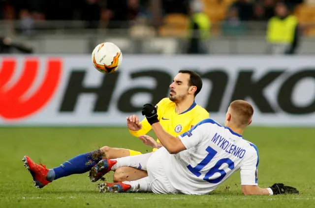 Davide Zappacosta challenges for the ball