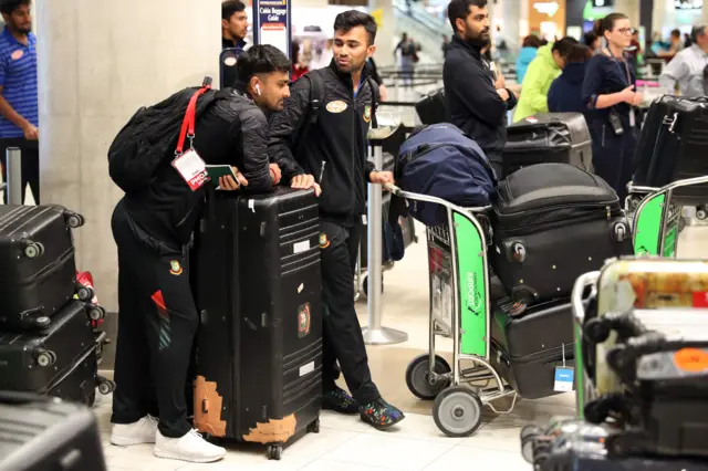 bangladesh cricket team airport