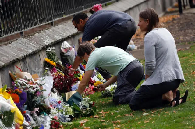 tributes in christchurch botanical gardens