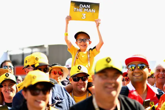 Daniel Ricciardo fans