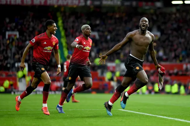 Romelu Lukaku celebrates