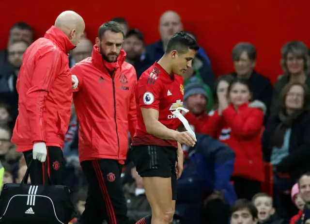 Alexis Sanchez comes off