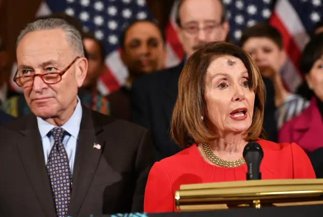 House Speaker Nancy Pelosi (R) and Senate Majority Leader Chuck Schumer (L)