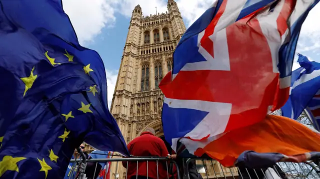 Pro and anti-Brexit protests outside Parliament