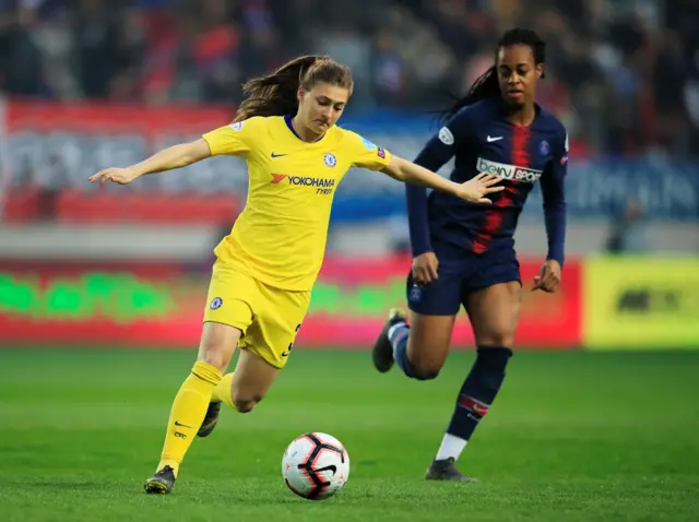 Chelsea's Hannah Blundell up against PSG