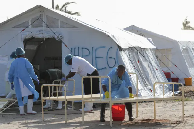 Medicas scrubbing beds