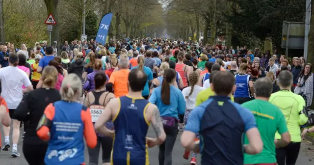 people running