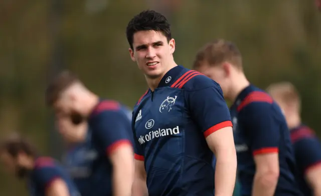 Joey Carbery returns at fly-half for Munster having recovered from a hamstring injury