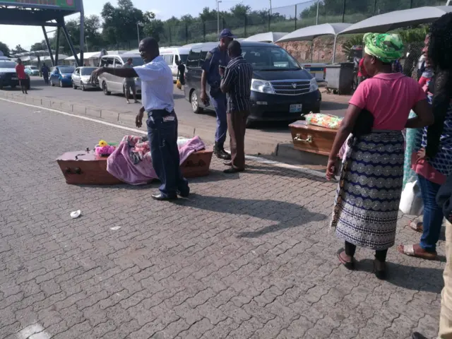 Mozambique coffins abandoned at SA border