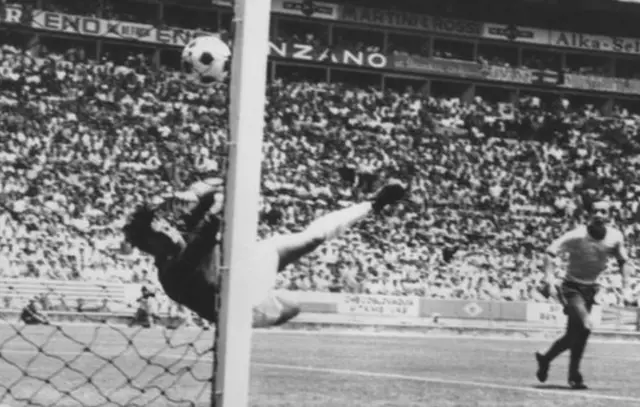 Gordon Banks save