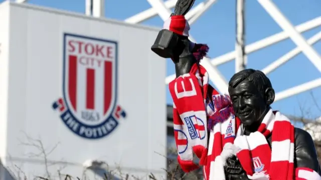 Gordon Banks statue