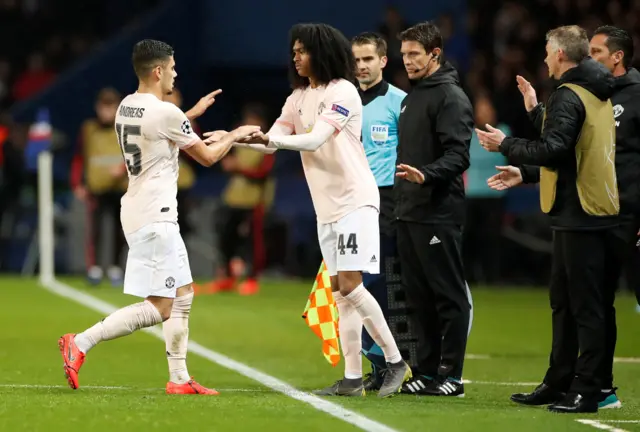 Tahith Chong replaces Andreas Pereira