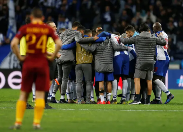 Porto v Roma goes to extra time