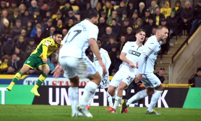 Emi Buendia scores for Norwich