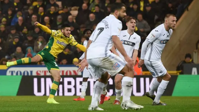 Emi Buendia scores for Norwich