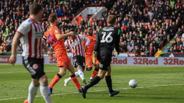 Gary Madine scores