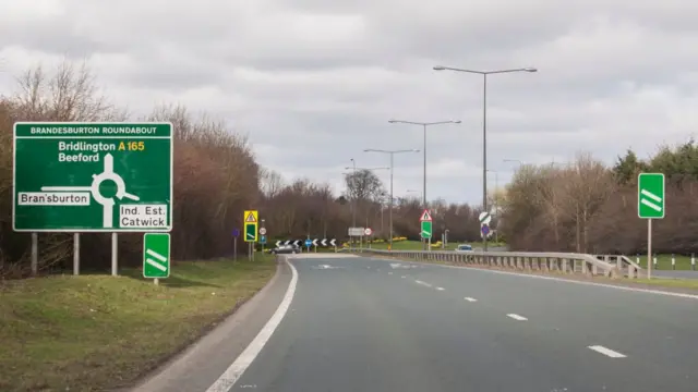 A165 approaching the Brandesburton roundabout