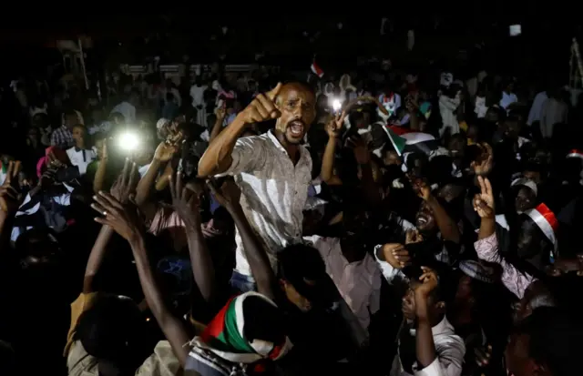 Sudanese demonstrators protest outside the Defence Ministry in Khartoum, Sudan April 15