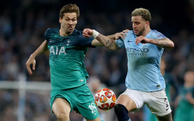 Fernando Llorente and Kyle Walker