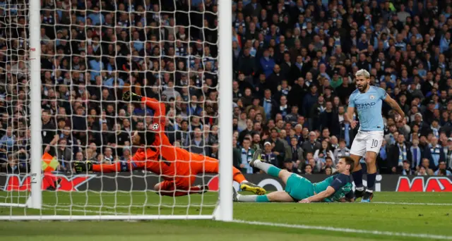 Hugo Lloris fails to keep out Sergio Aguero's shot