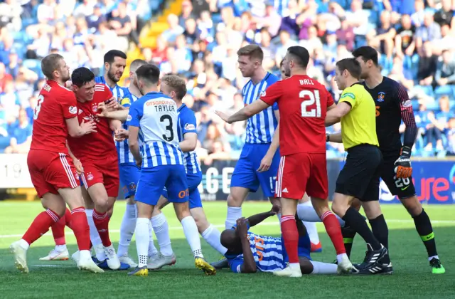 Aberdeen and Kilmarnock players