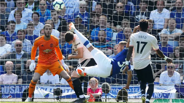 Richarlison scores an acrobatic opener for Everton