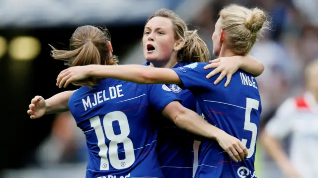 Erin Cuthbert scores for Chelsea