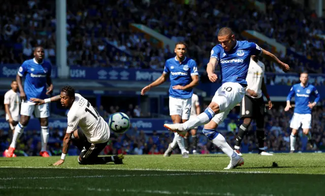 Richarlison shoots at the back post