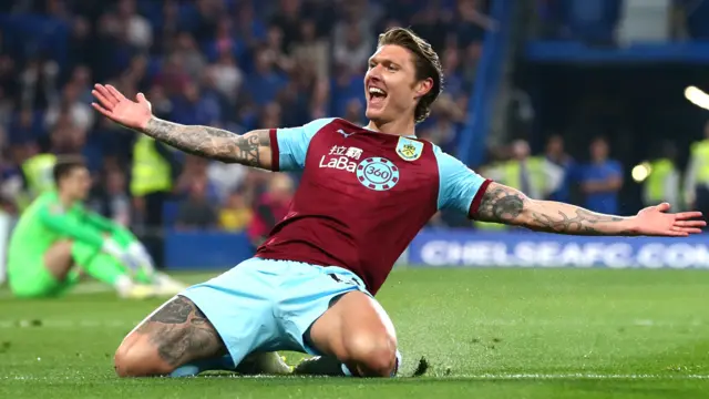 Jeff Hendrick celebrates