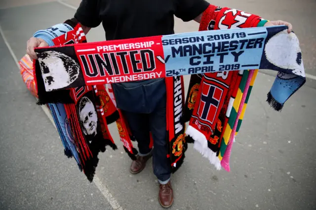 United v City scarf