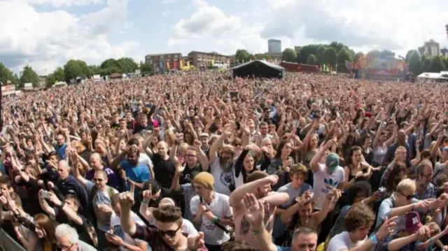 The crowd at Tramlines festival