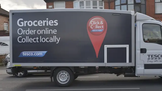 Tesco delivery lorry