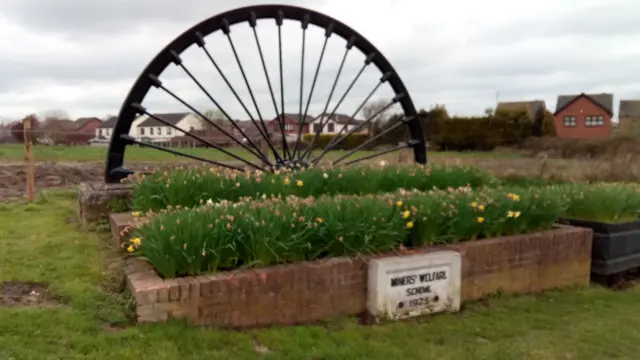 Mining memorial, Treeton