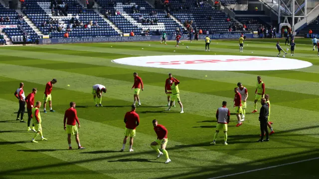 Sheffield United warm up at Deepdale