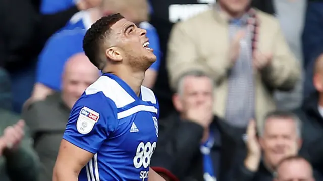 Che Adams