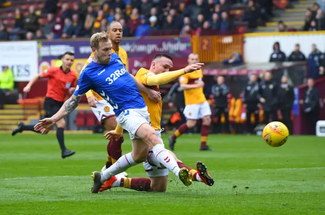 Scott Arfield scores