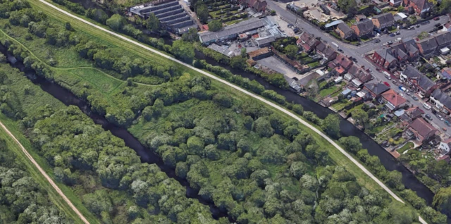 Space between River Erewash and the Erewash Canal