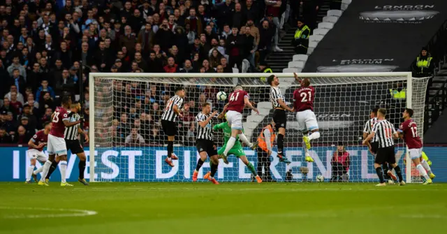 Declan Rice scores for West Ham