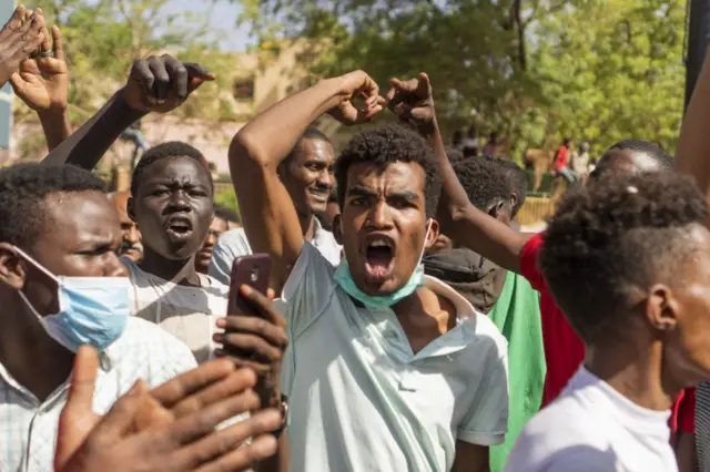 Demonstrators take part in a protest demanding the departure of Sudanese President Omar al-Bashir, in Khartoum, Sudan, 07 April 2019