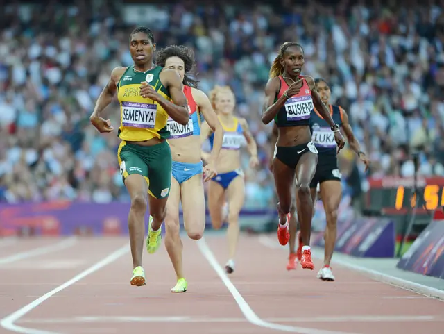 South Africa's Caster Semenya (L) and Kenya's Janeth Jepkosgei Busienei (R)