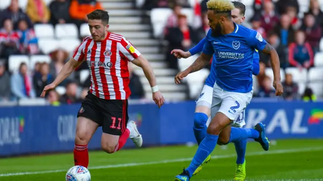 Lynden Gooch goes forward for Sunderland