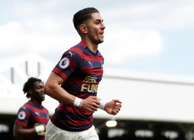 Ayoze Perez celebrates